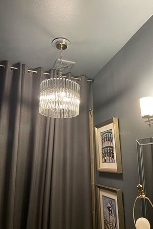 http://Pretty%20chandelier%20to%20upgrade%20the%20look.