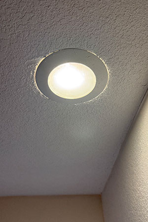 http://Dim%20laundry%20room%20can%20lights
